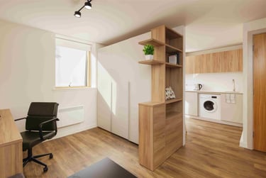 1 bed studio, Calton Road, Holyrood, Edinburgh, EH88DP - Image 1